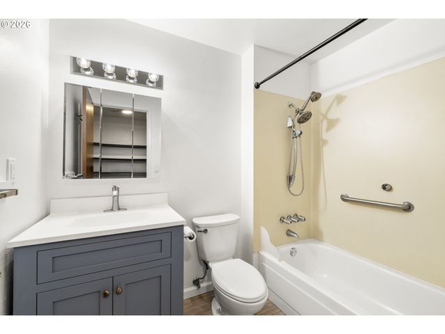 6364 Sw 192ND Ave, Beaverton, OR 97078