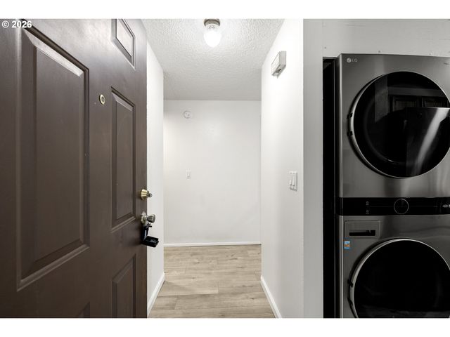 6364 Sw 192ND Ave, Beaverton, OR 97078