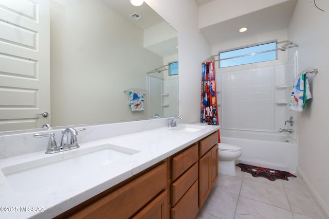 2567 W Plateau Ridge Drive, Oro Valley, AZ 85742