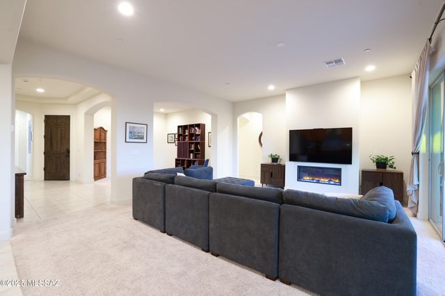 2567 W Plateau Ridge Drive, Oro Valley, AZ 85742