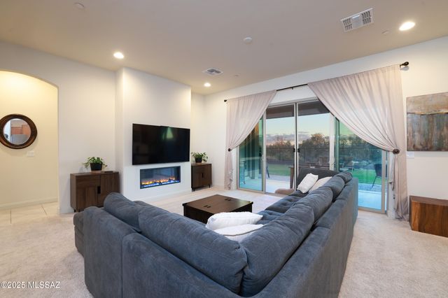 2567 W Plateau Ridge Drive, Oro Valley, AZ 85742