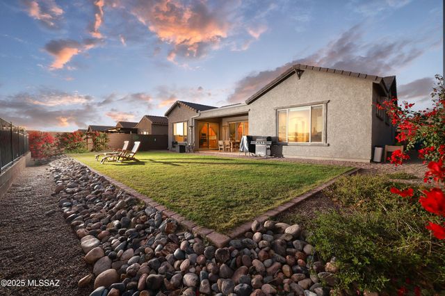 2567 W Plateau Ridge Drive, Oro Valley, AZ 85742