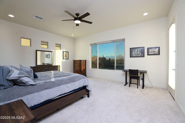 2567 W Plateau Ridge Drive, Oro Valley, AZ 85742