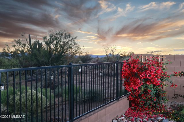 2567 W Plateau Ridge Drive, Oro Valley, AZ 85742