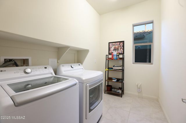 2567 W Plateau Ridge Drive, Oro Valley, AZ 85742