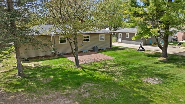 W67N408 Grant AVENUE, Cedarburg, WI 53012