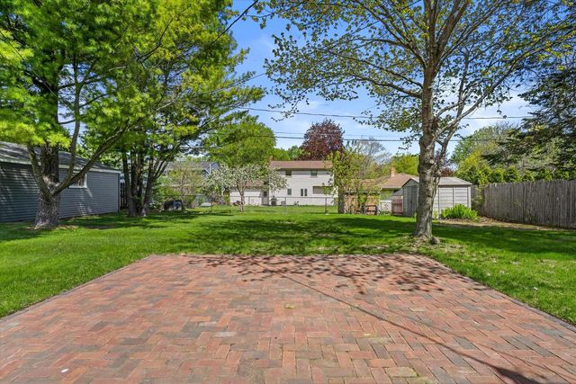 W67N408 Grant AVENUE, Cedarburg, WI 53012