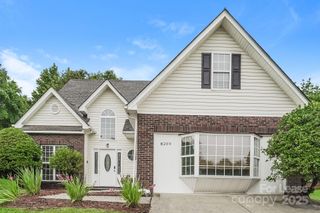 8209 Vermilion Drive, Charlotte, NC 28215