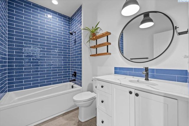 246614 E Hover Rd, Kennewick, WA 99337