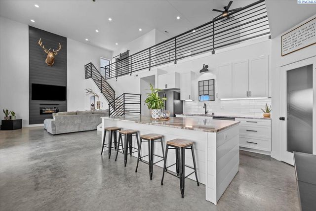 246614 E Hover Rd, Kennewick, WA 99337