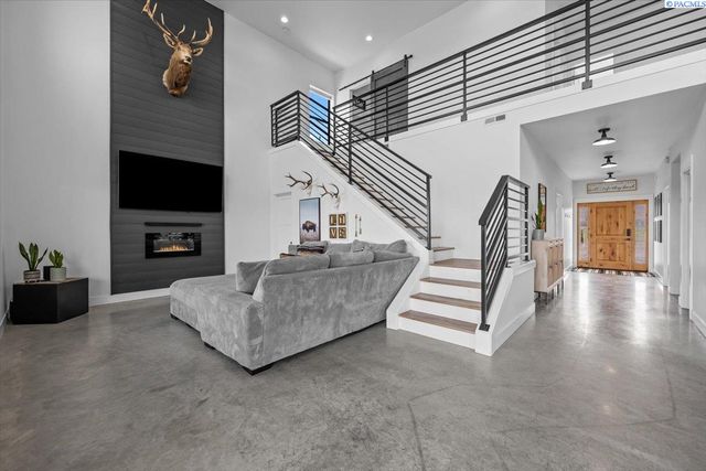 246614 E Hover Rd, Kennewick, WA 99337