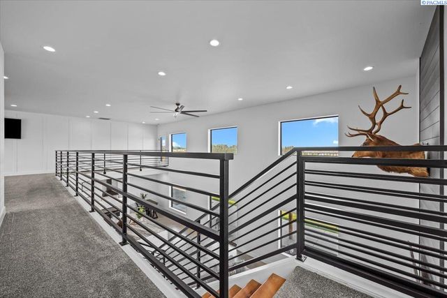 246614 E Hover Rd, Kennewick, WA 99337