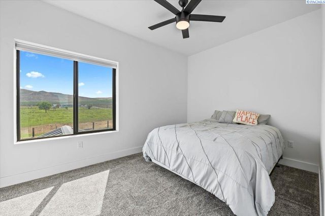 246614 E Hover Rd, Kennewick, WA 99337