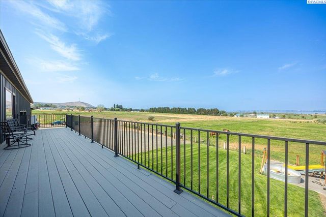 246614 E Hover Rd, Kennewick, WA 99337