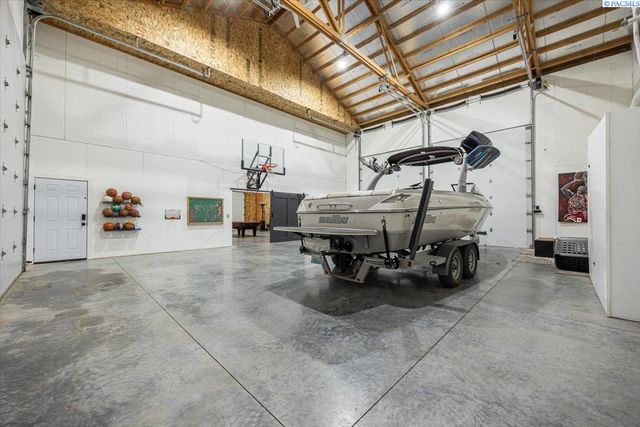 246614 E Hover Rd, Kennewick, WA 99337