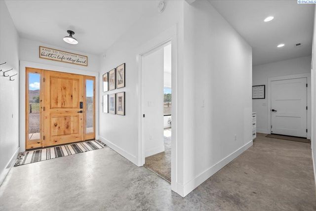 246614 E Hover Rd, Kennewick, WA 99337