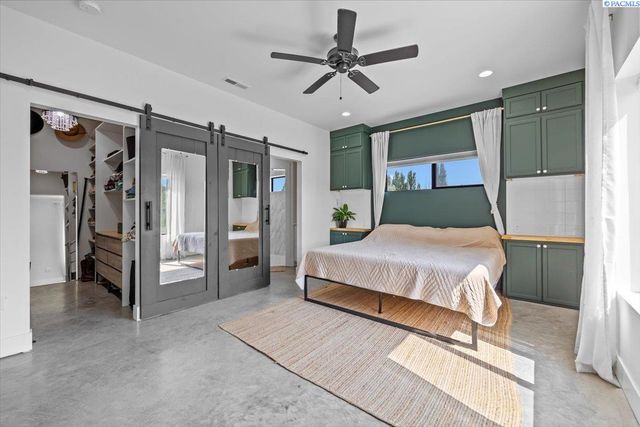 246614 E Hover Rd, Kennewick, WA 99337