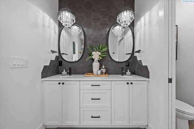 246614 E Hover Rd, Kennewick, WA 99337