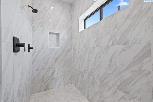 246614 E Hover Rd, Kennewick, WA 99337