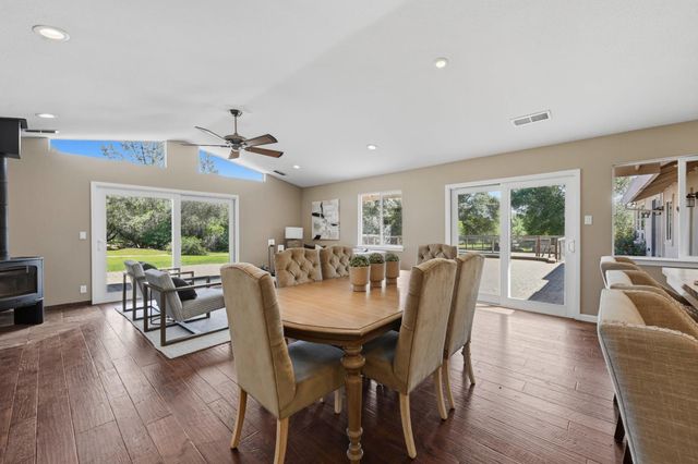 7585 Gold Dr, Loomis, CA 95650