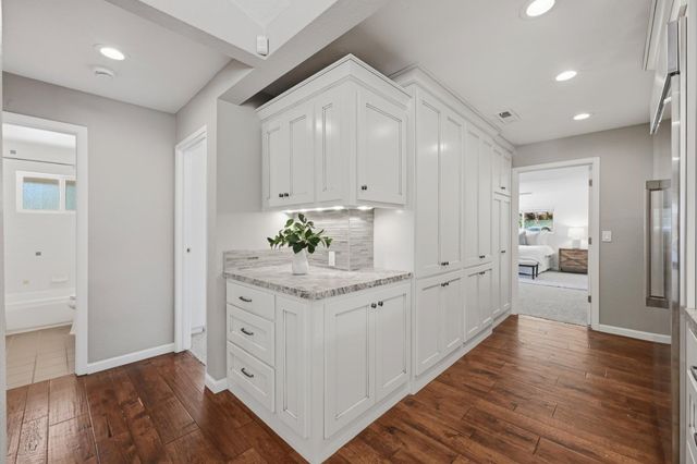 7585 Gold Dr, Loomis, CA 95650