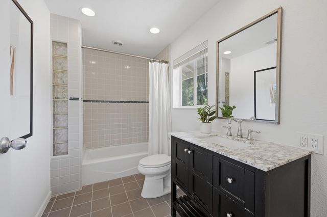 7585 Gold Dr, Loomis, CA 95650