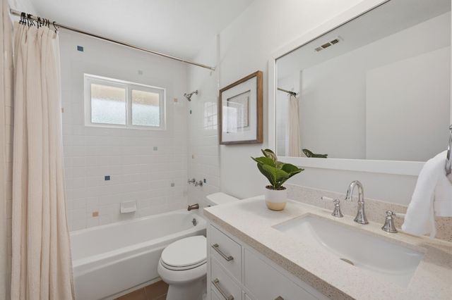 7585 Gold Dr, Loomis, CA 95650