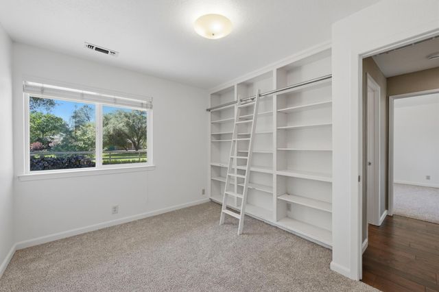 7585 Gold Dr, Loomis, CA 95650