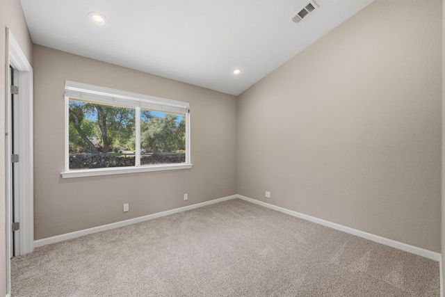 7585 Gold Dr, Loomis, CA 95650