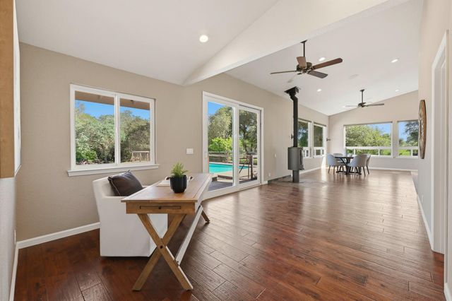 7585 Gold Dr, Loomis, CA 95650