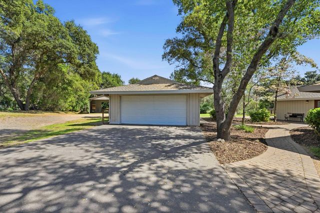 7585 Gold Dr, Loomis, CA 95650