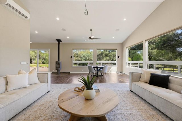 7585 Gold Dr, Loomis, CA 95650