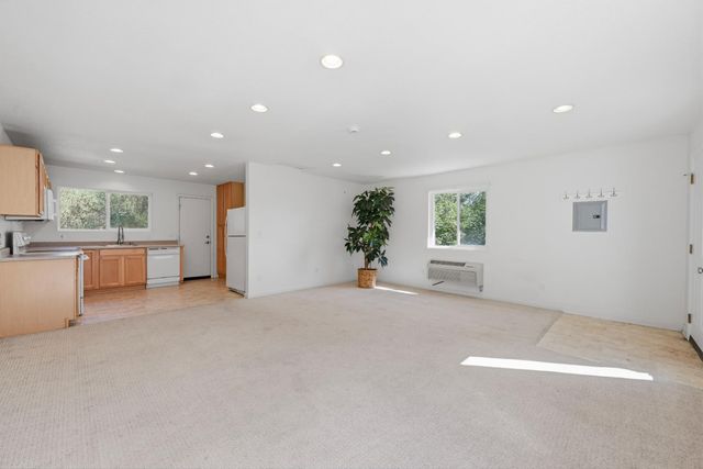 7585 Gold Dr, Loomis, CA 95650