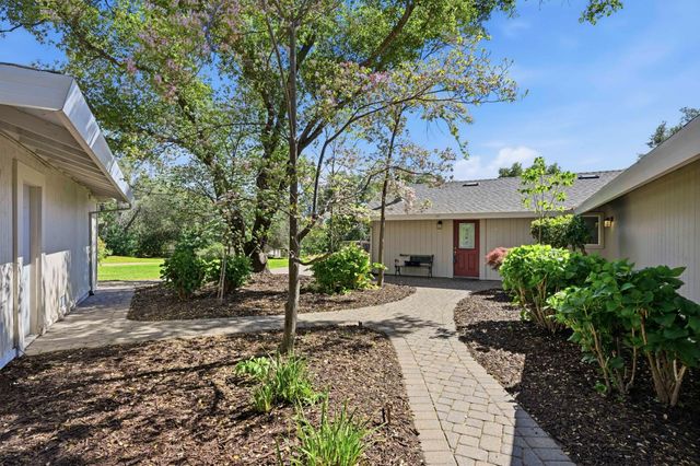 7585 Gold Dr, Loomis, CA 95650