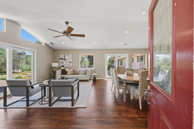 7585 Gold Dr, Loomis, CA 95650