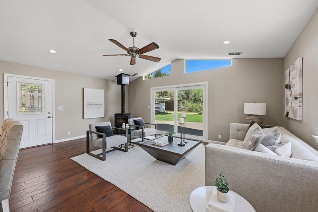 7585 Gold Dr, Loomis, CA 95650