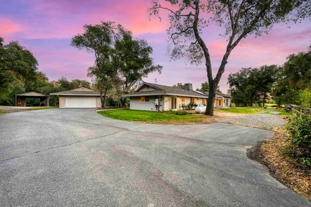 7585 Gold Dr, Loomis, CA 95650