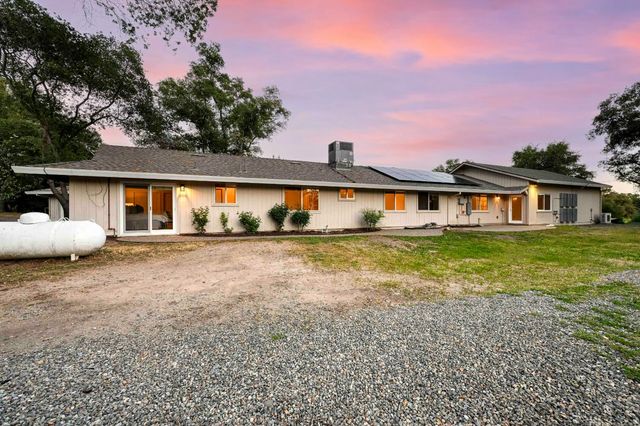 7585 Gold Dr, Loomis, CA 95650