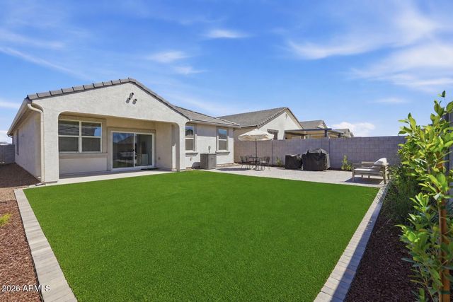 1827 W STANTON Avenue, Apache Junction, AZ 85120