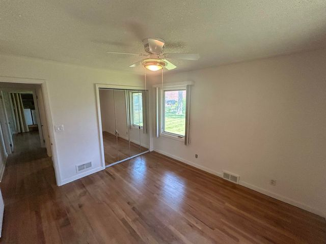 512 Handy Drive, Bay City, MI 48706