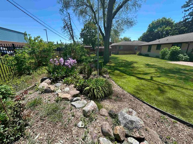 512 Handy Drive, Bay City, MI 48706