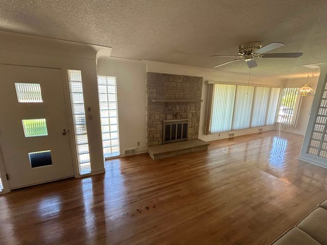 512 Handy Drive, Bay City, MI 48706