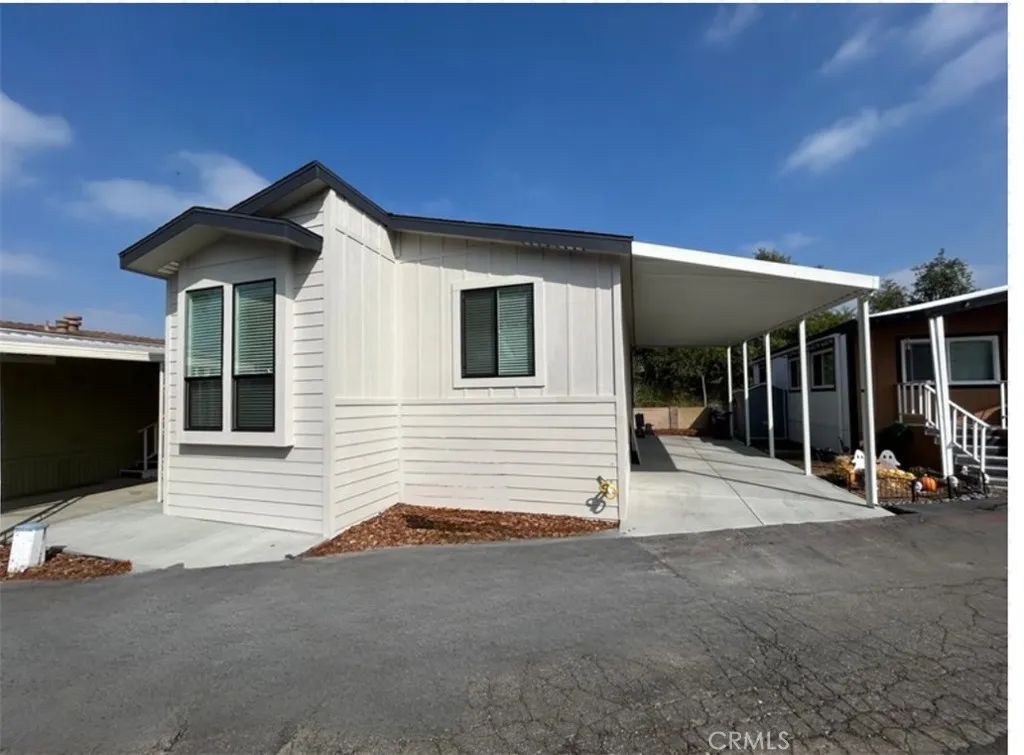17261 Gothard 13, Huntington Beach, CA 92647