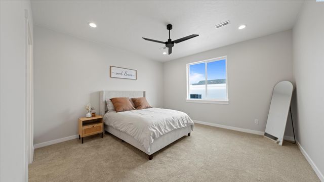 1334 Kalani Ct, West Richland, WA 99353