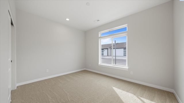 1334 Kalani Ct, West Richland, WA 99353