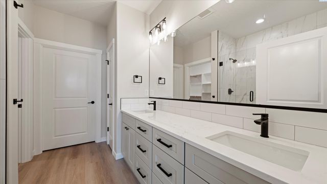 1334 Kalani Ct, West Richland, WA 99353