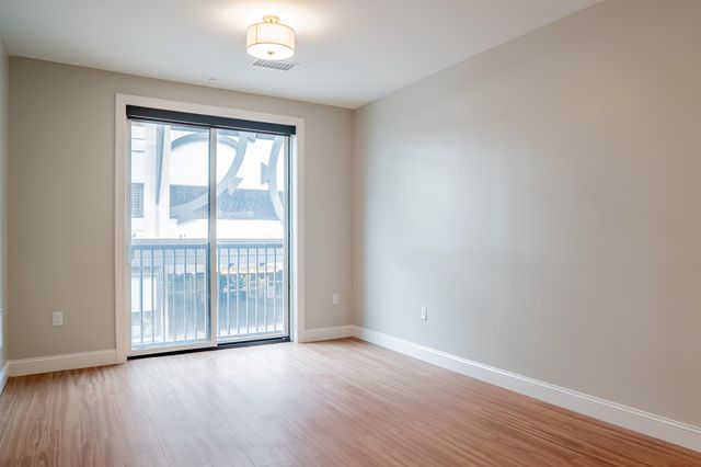 99 Foundry Place 206, Portsmouth, NH 03801