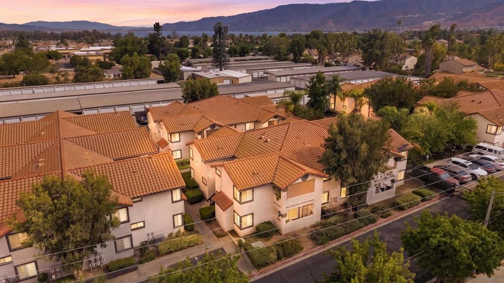 16377 Lakeshore Dr. 2F, Lake Elsinore, CA 92530 — exterior