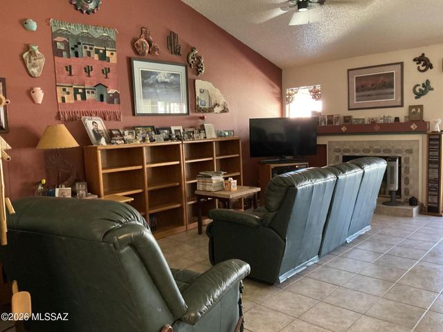 2700 W Camino De La Joya, Tucson, AZ 85742