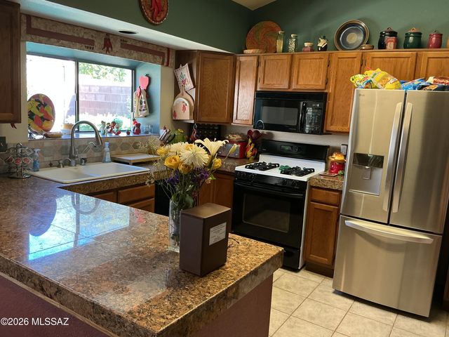 2700 W Camino De La Joya, Tucson, AZ 85742